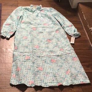 LiKe💝for $20 off🍭 Miss Elaine housecoat robe duster seersucker